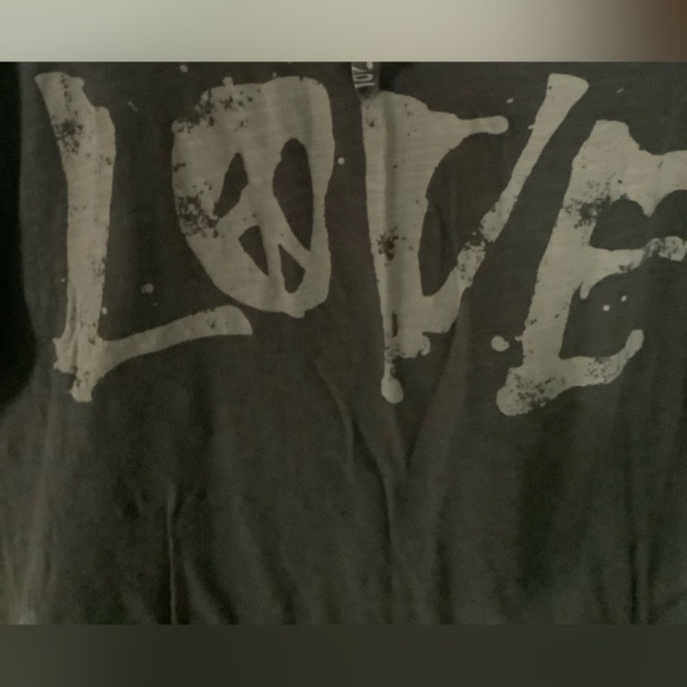 Original MagnoliaPearl Tee Shirt.